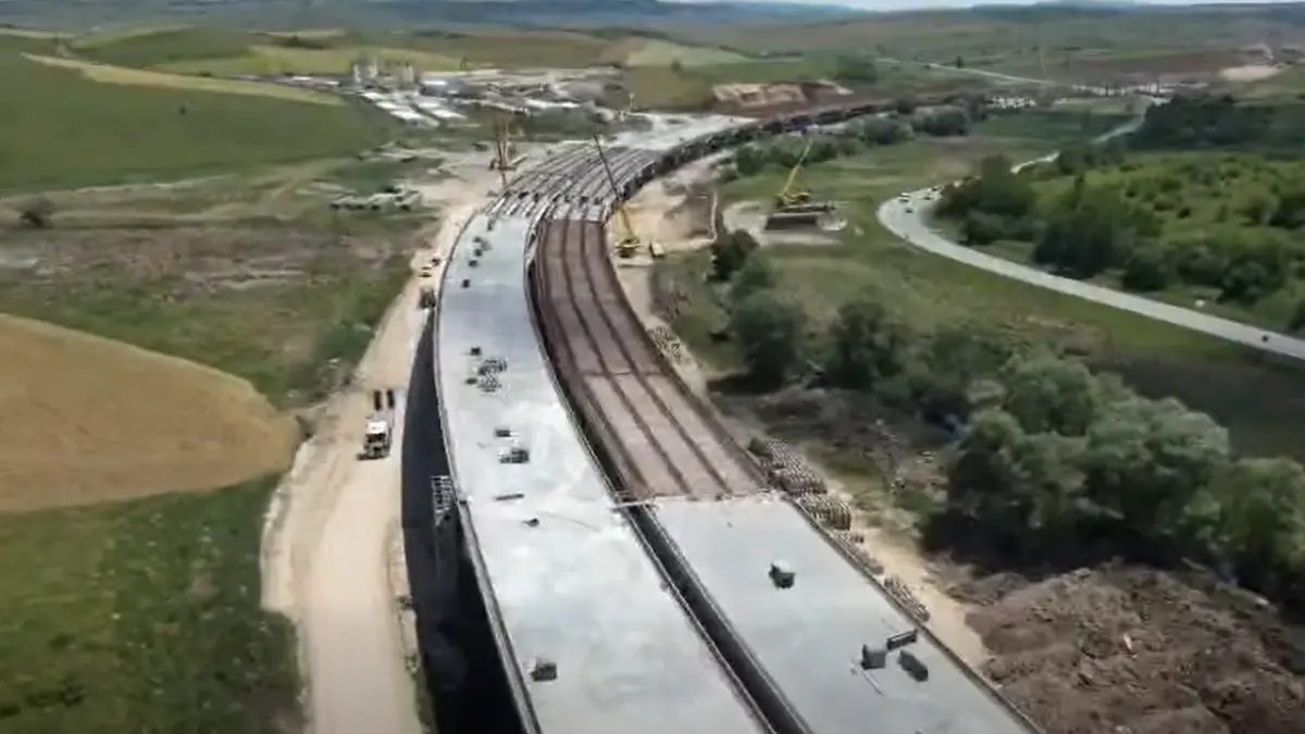 un nou tronson din autostrada transilvania se apropie de 70 executie imagini din drona cu stadiul lucrarilor