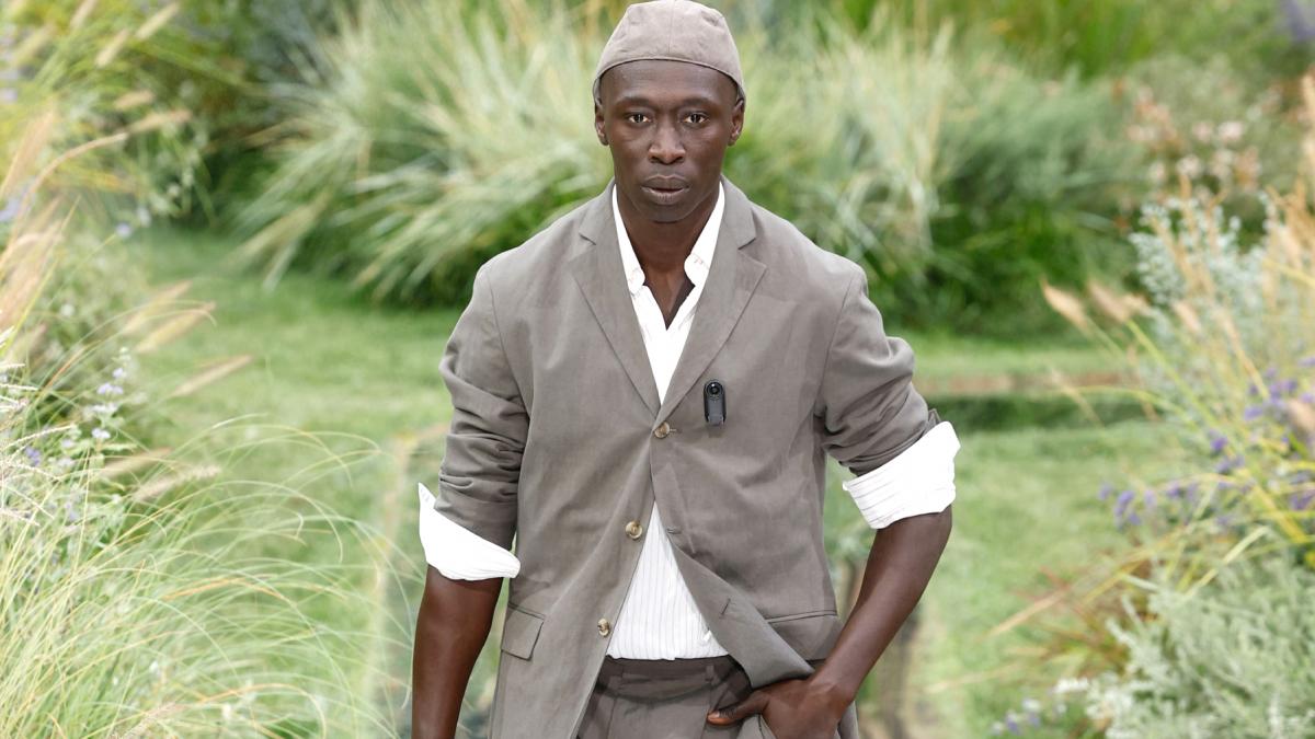 african milionar khaby lame cel mai urmarit influencer tiktok din lume