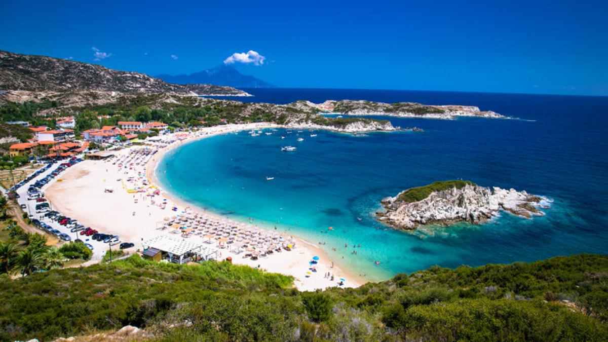 unde poti merge in grecia cu mai putin de 500 de euro prin ofertele last minute vacanta de opt zile in patru destinatii superbe