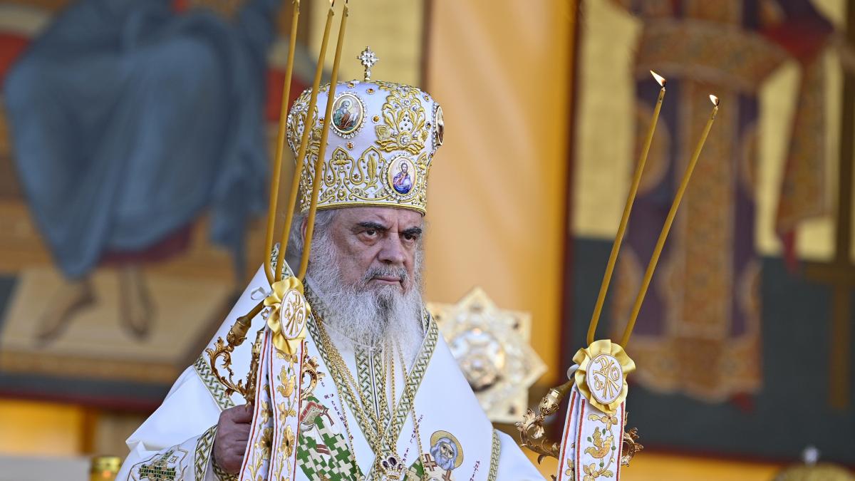 patriarhul daniel este propus pentru functia de premier de grupul pace singura formula de iesire din criza