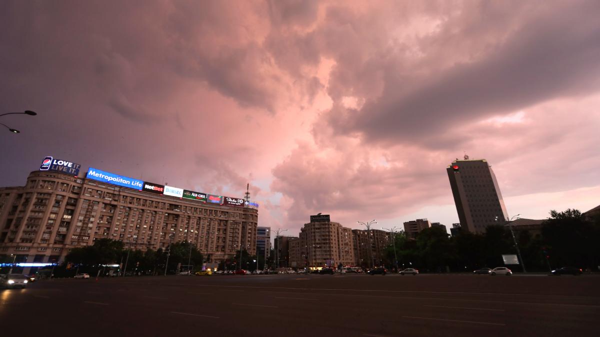 nori de furtuna cer bucuresti
