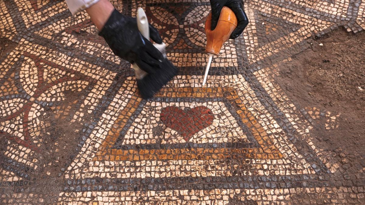 descoperire arheologica impresionanta un mozaic antic care schimba ce stiam despre simbolurile iubirii a fost gasit intact in turcia