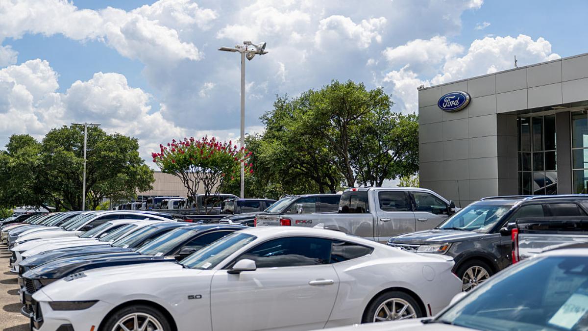 ford reangajeaza inginerii dupa ce inteligenta artificiala a esuat la verificarile de calitate