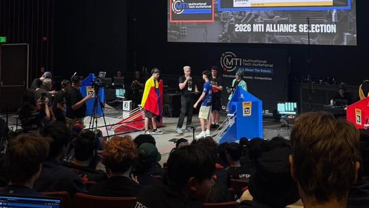romania a obtinut locurile 1 si 2 la competitia de robotica din sua elevii din buzau au doborat si un record mondial