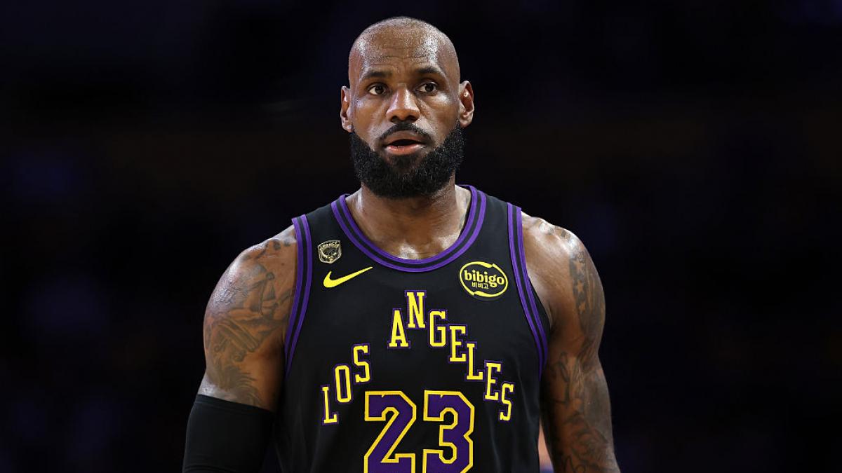 anunt soc in nba lebron james a plecat de la echipa los angeles lakers dar nu se retrage din baschet