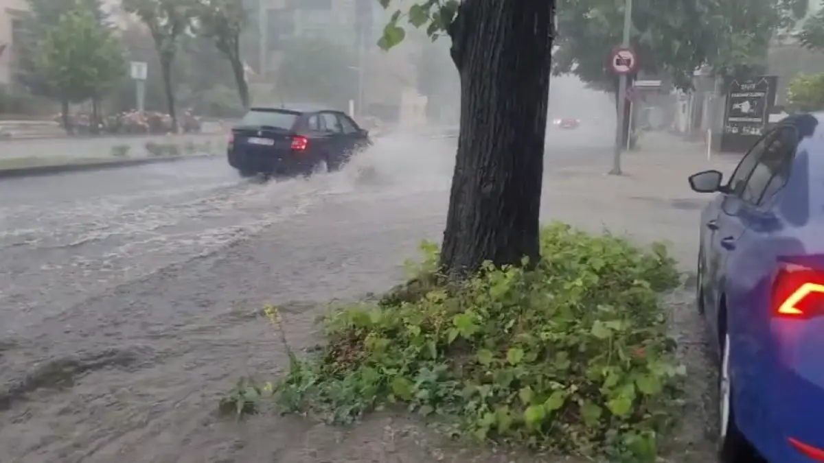 harti vremea se schimba radical anm a emis avertizari cod portocaliu si cod galben de vijelii averse si grindina in toata tara