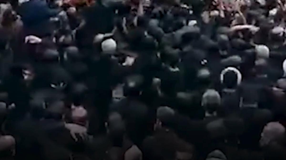 sicriul ayatollahului khamenei a fost expus public in teheran