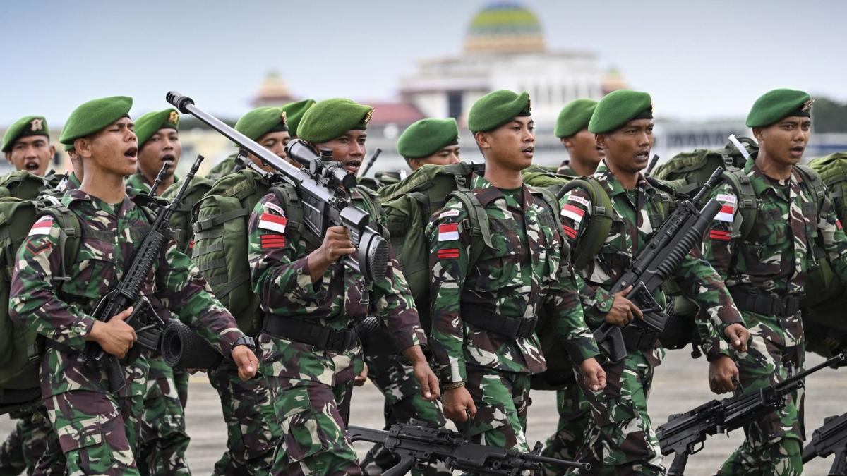 un pilot american a fost ucis de rebeli in provincia indoneziana papua armata guvernamentala anunta ca a recuperat cadavrul
