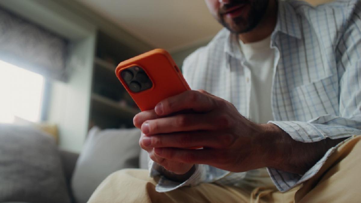 un barbat din roman a raspuns la telefon si a pierdut peste 6 000 de euro politia investigheaza cazul