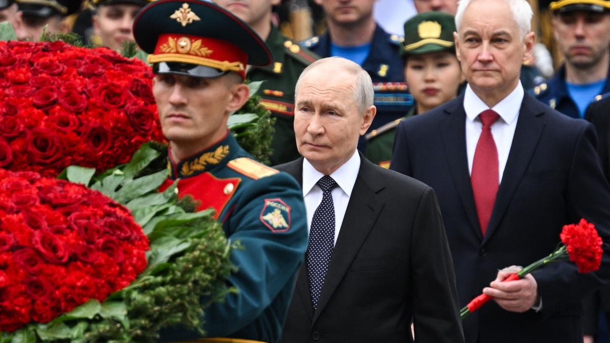 jumatate de milion de rusi au intrat in faliment raport putin se confrunta cu riscul unei crize bancare explozive