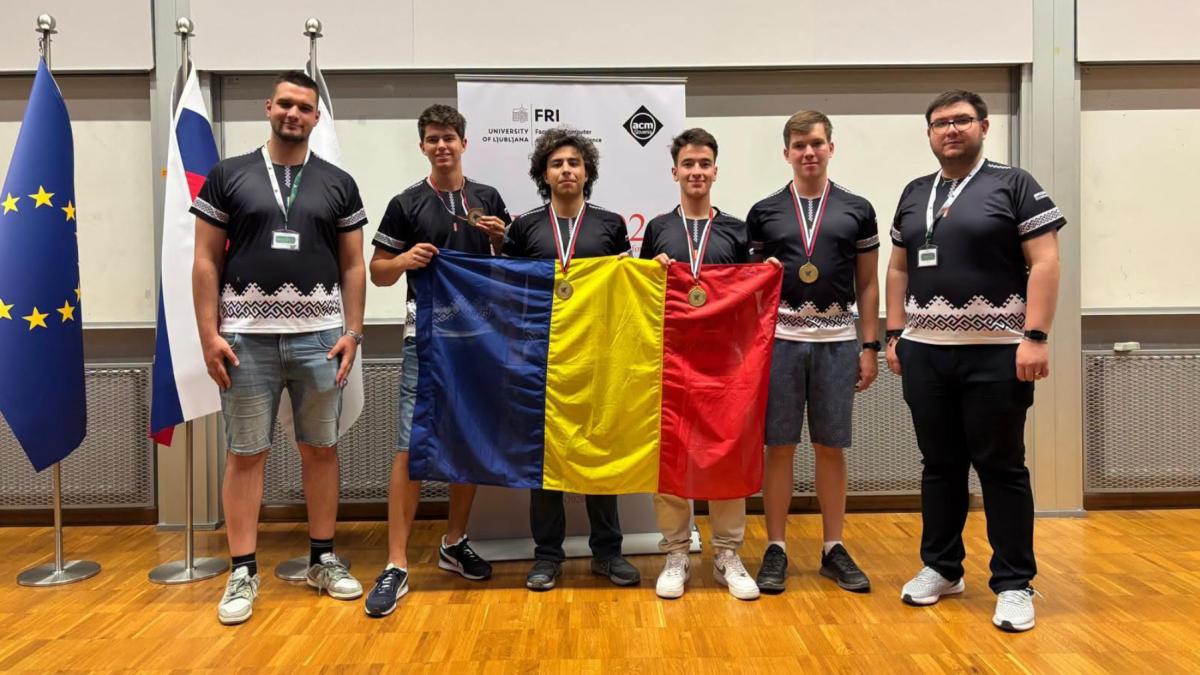 elevii romani au castigat trei medalii de aur si una de argint la olimpiada de informatica a europei centrale