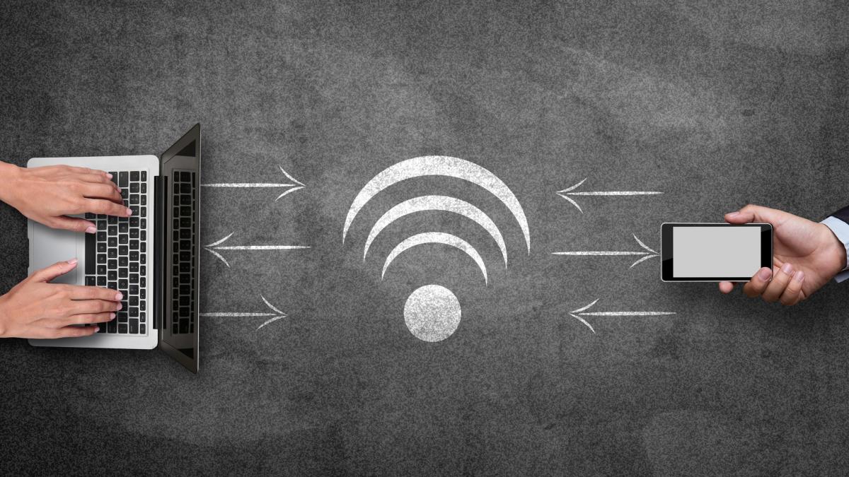 imagine creativa wifi si laptop si telefon