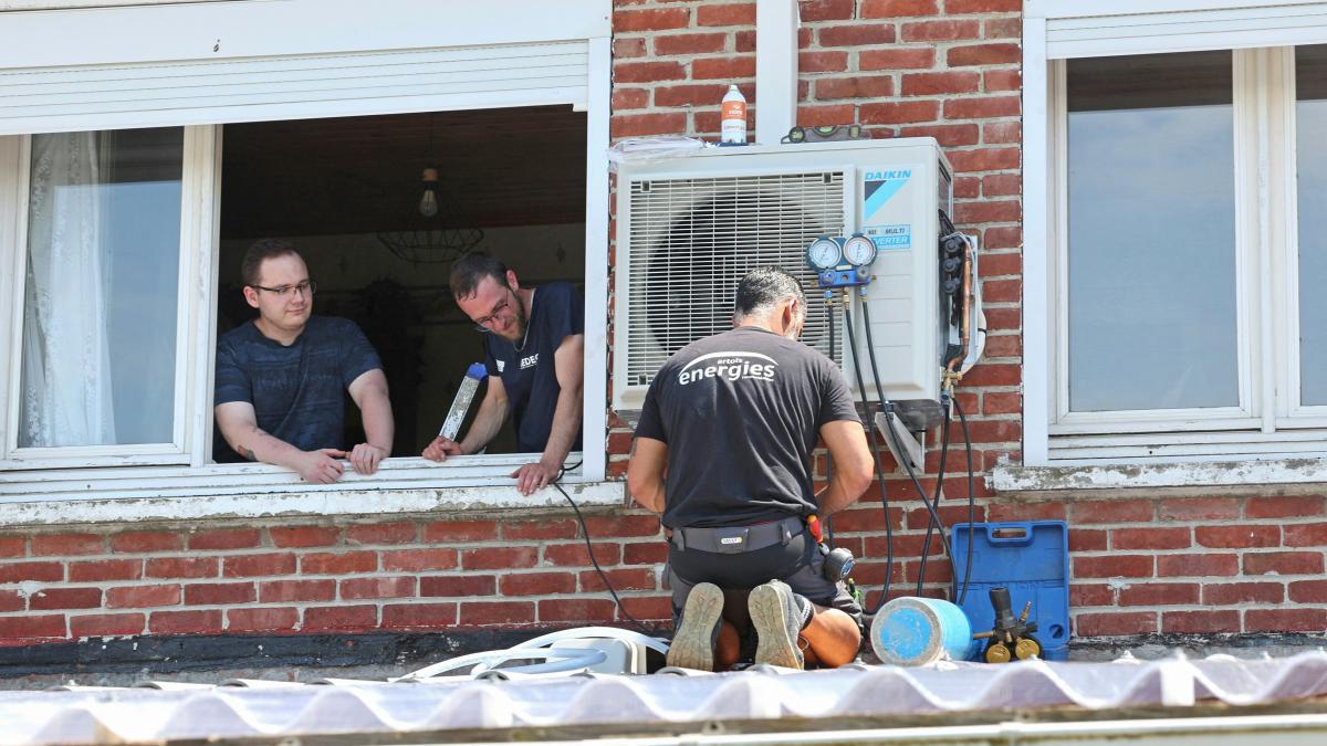 francezii se calca in picioare pentru a si cumpara aparate de aer conditionat considerate pana acum urate si foarte americane