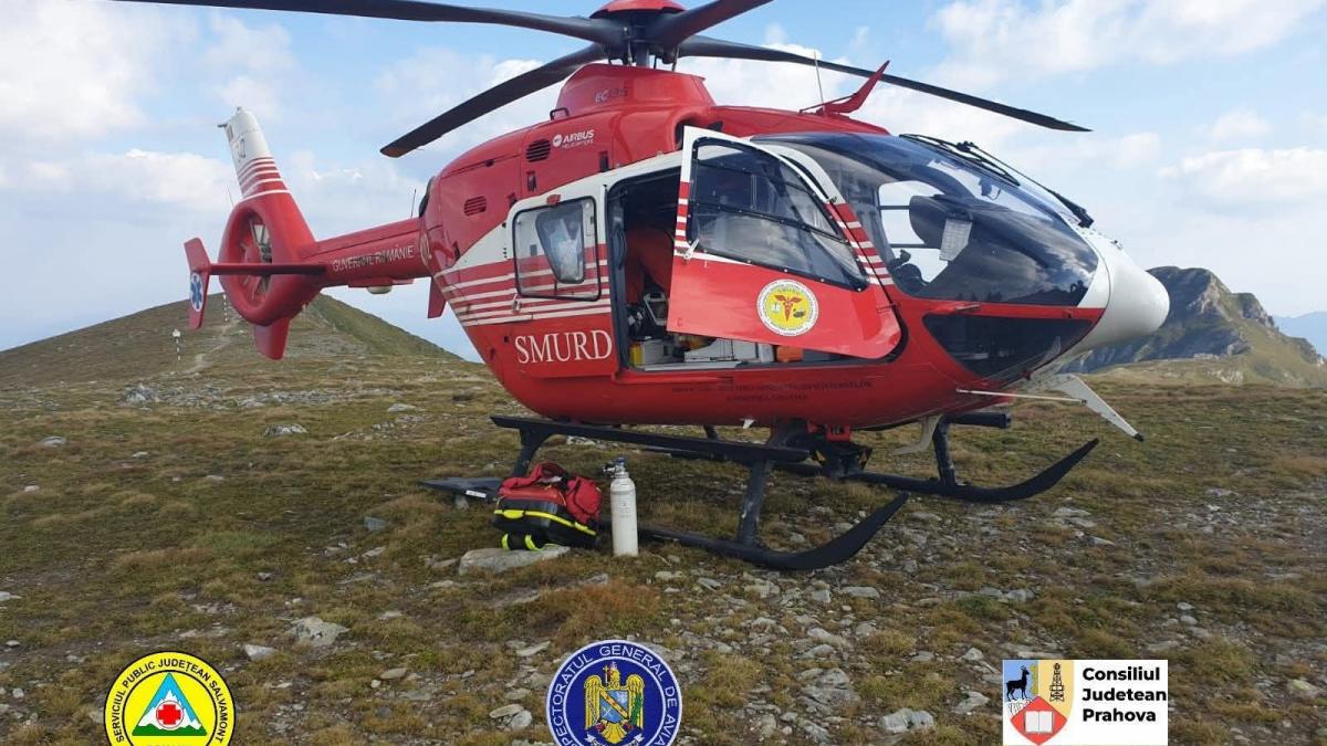interventie contracronometru in muntii bucegi patru oameni au cazut in gol 10 metri au fost trimise doua elicoptere smurd