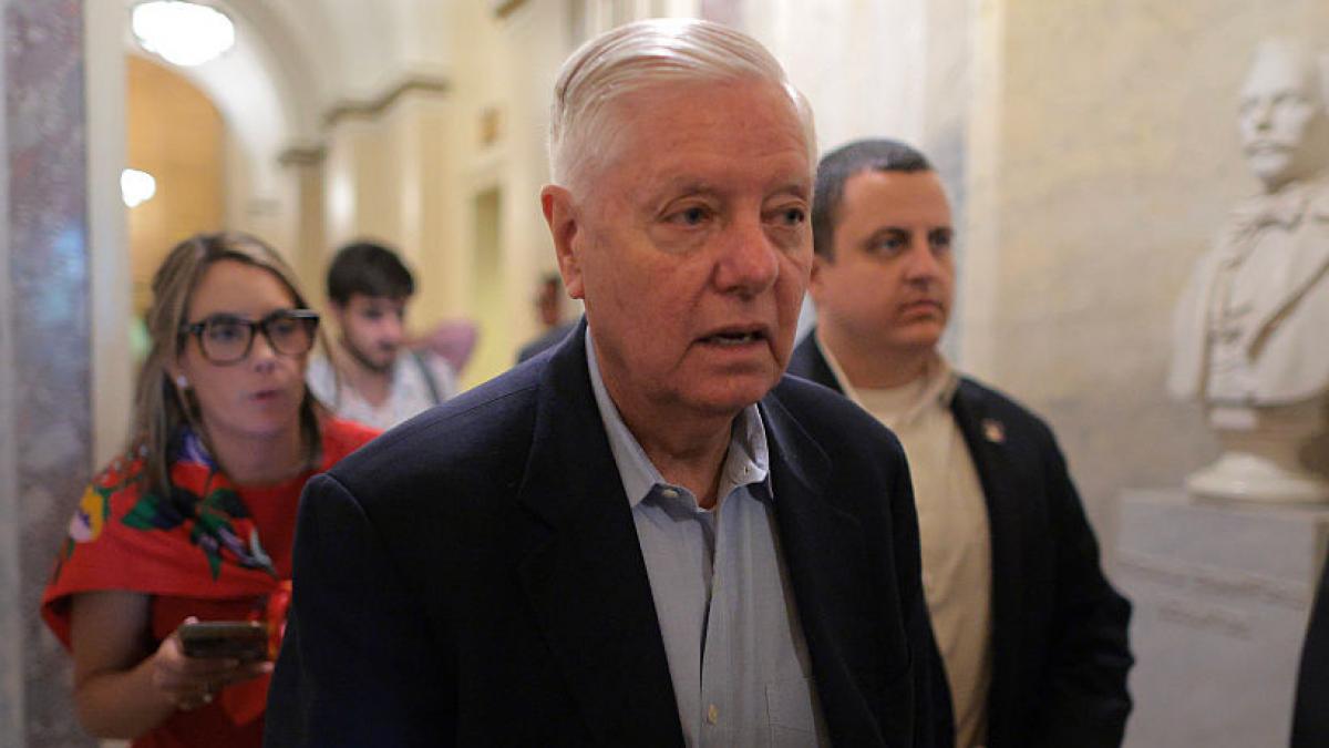 axios ce i a spus lindsey graham lui donald trump cu doar cateva ore inainte sa moara cei doi au vorbit despre rusia
