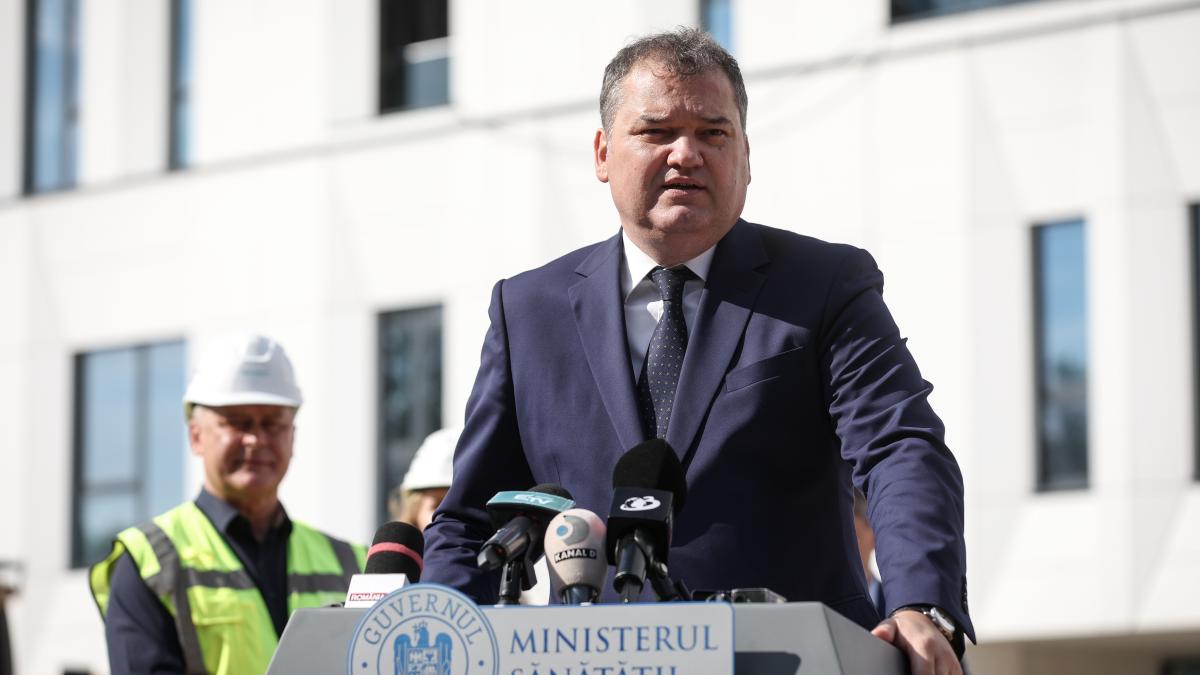 cinci spitale construite prin pnrr vor fi gata pana la sfarsitul lui august cseke attila antreprenorii sunt la zi cu platile