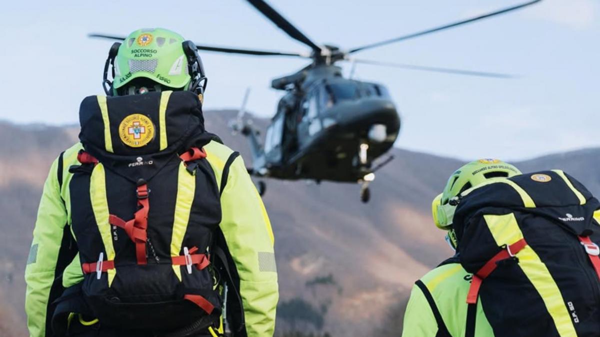 salvamont italia echipe salvare elicopter