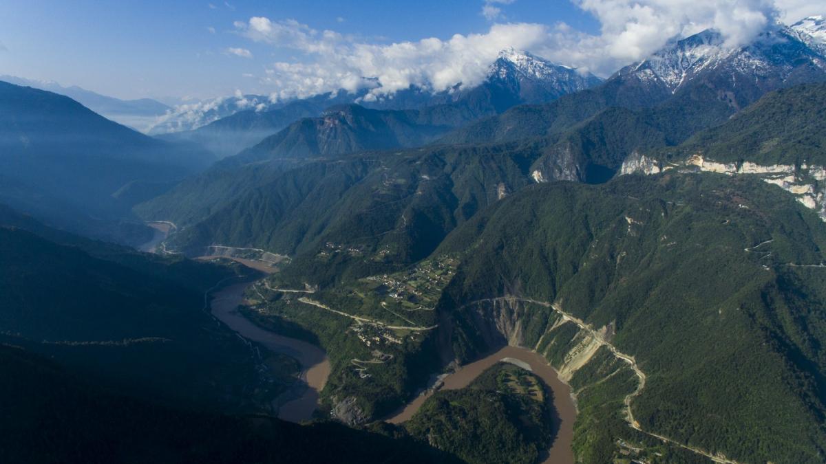 Canion Yarlung Tsangpo din Tibet