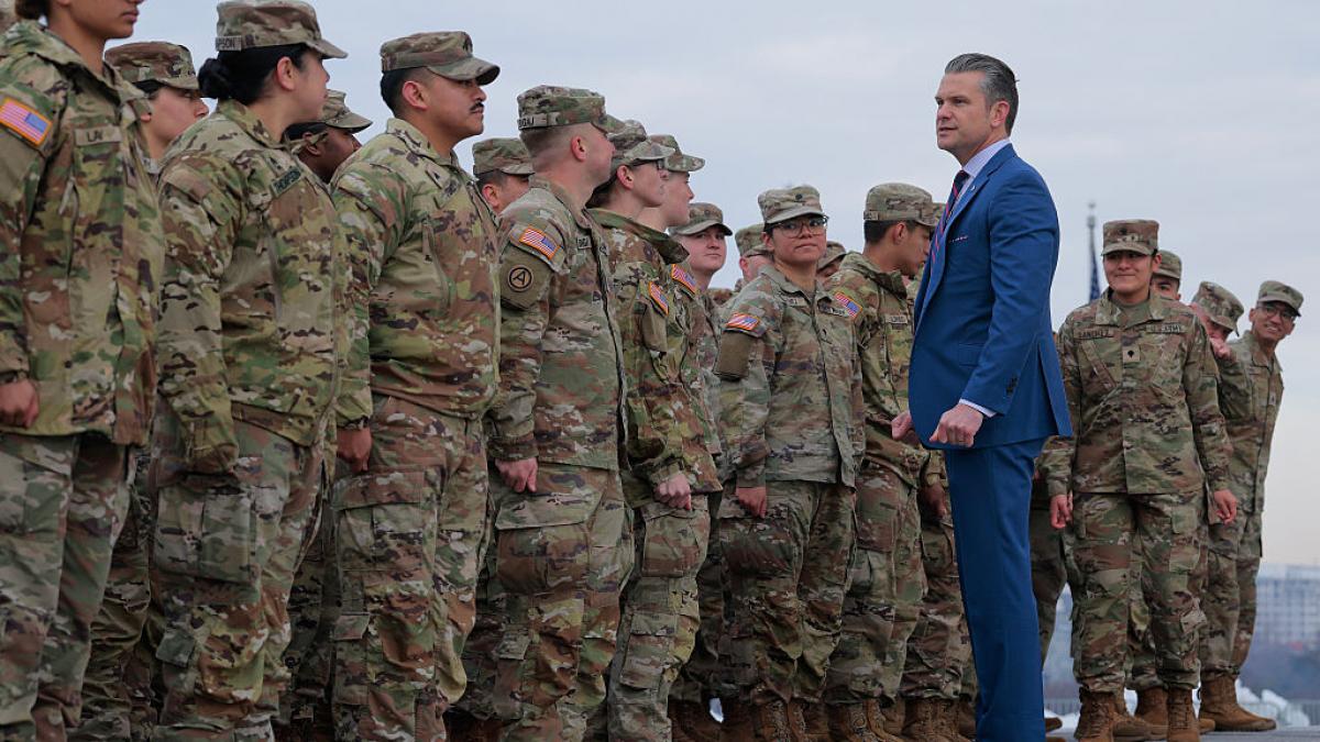 decizie fara precedent in armata sua hegseth anunta ca toti soldatii peste 30 de ani vor fi testati pentru deficit de testosteron