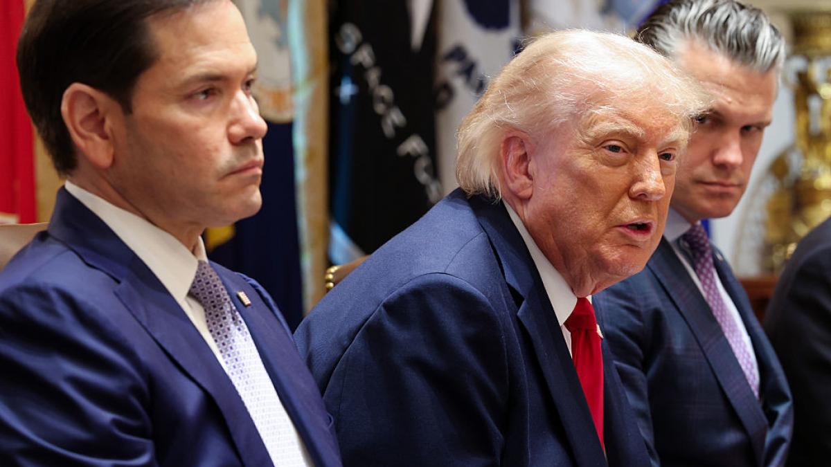 donald trump analizeaza optiunile pentru un razboi contra cubei pentagonul face planuri pentru mai multe scenarii si operatiuni