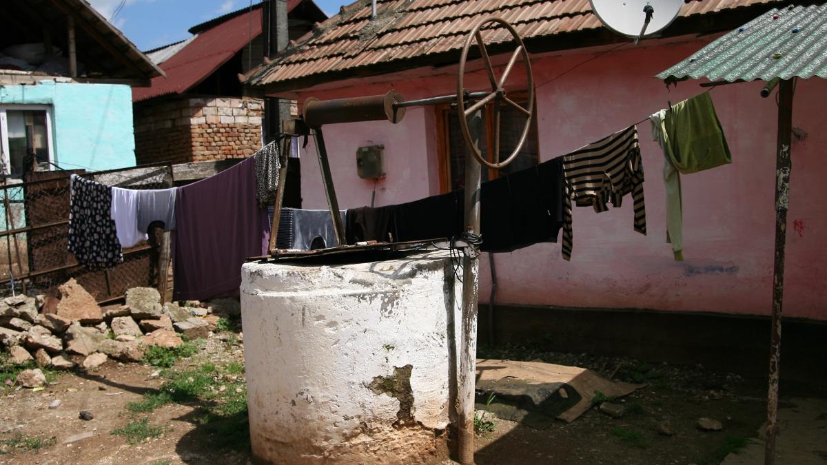 apele romane demonteaza mesajele fake news despre taxarea apei din fantani oamenii pot folosi gratuit apa din fantanile proprii