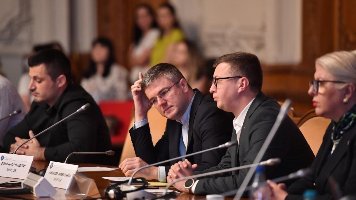 darau statul nu poate face securitate cibernetica cu functionari platiti cu 5 7 mii de lei cei buni pleaca in mediul privat