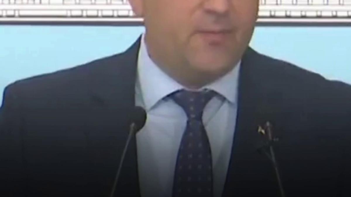 miruta comandantul de la murfatlar isi deconta pantofii si hainele prin contabilitatea unitatii cerea de la subalterni vin si carne