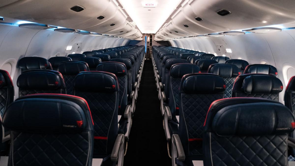 rand special fara scaun la mijloc in avioane o companie aeriana introduce o noua optiune pentru pasagerii de la clasa economica