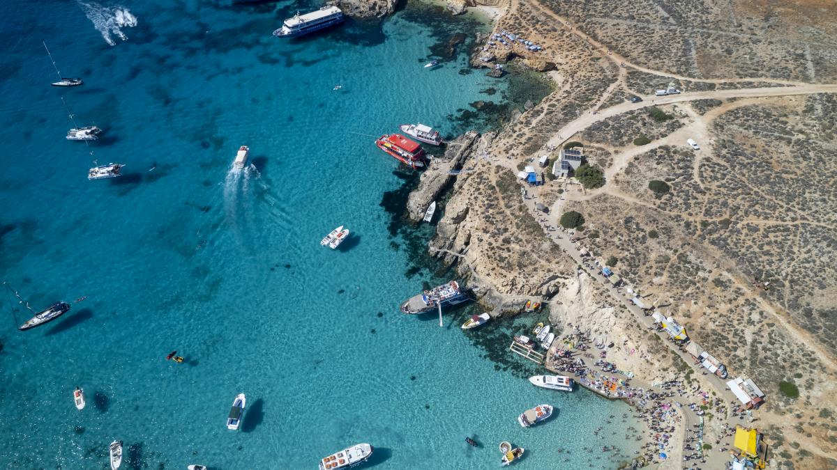 cele mai bune insule din europa pentru sporturi nautice unde mergi pentru surfing scufundari sau snorkeling