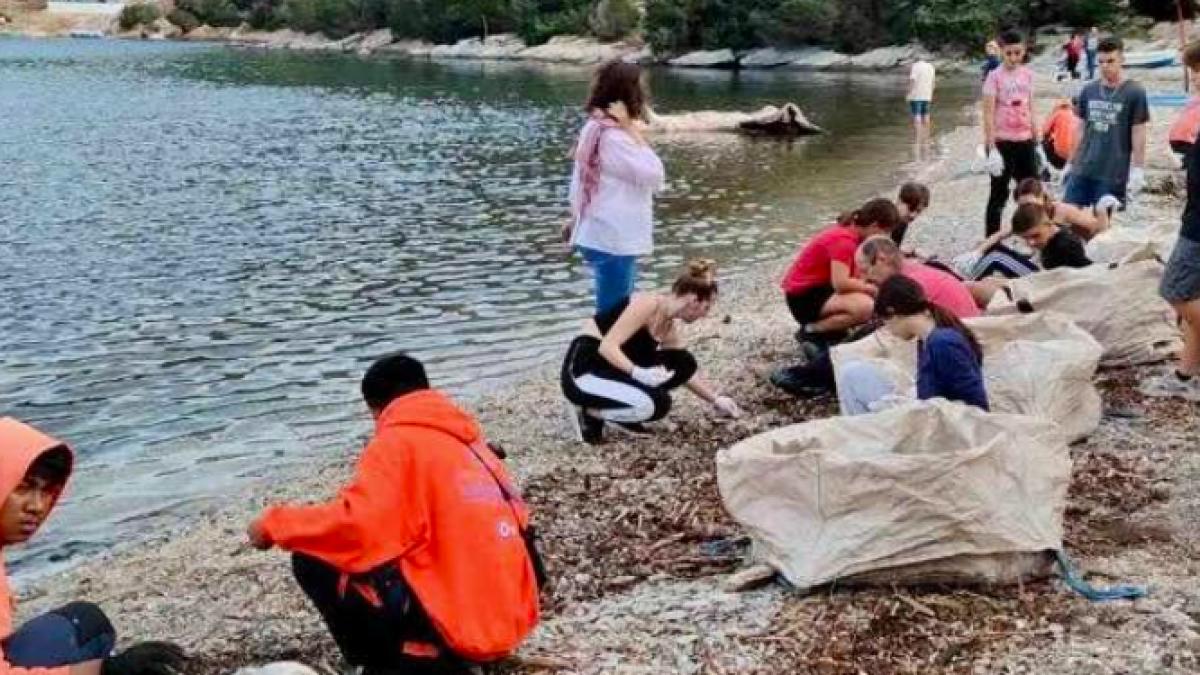 cum s a desfasurat proiectul taifun in grecia 575 de plaje au fost vizate au fost ridicate peste 1 000 de tone de deseuri