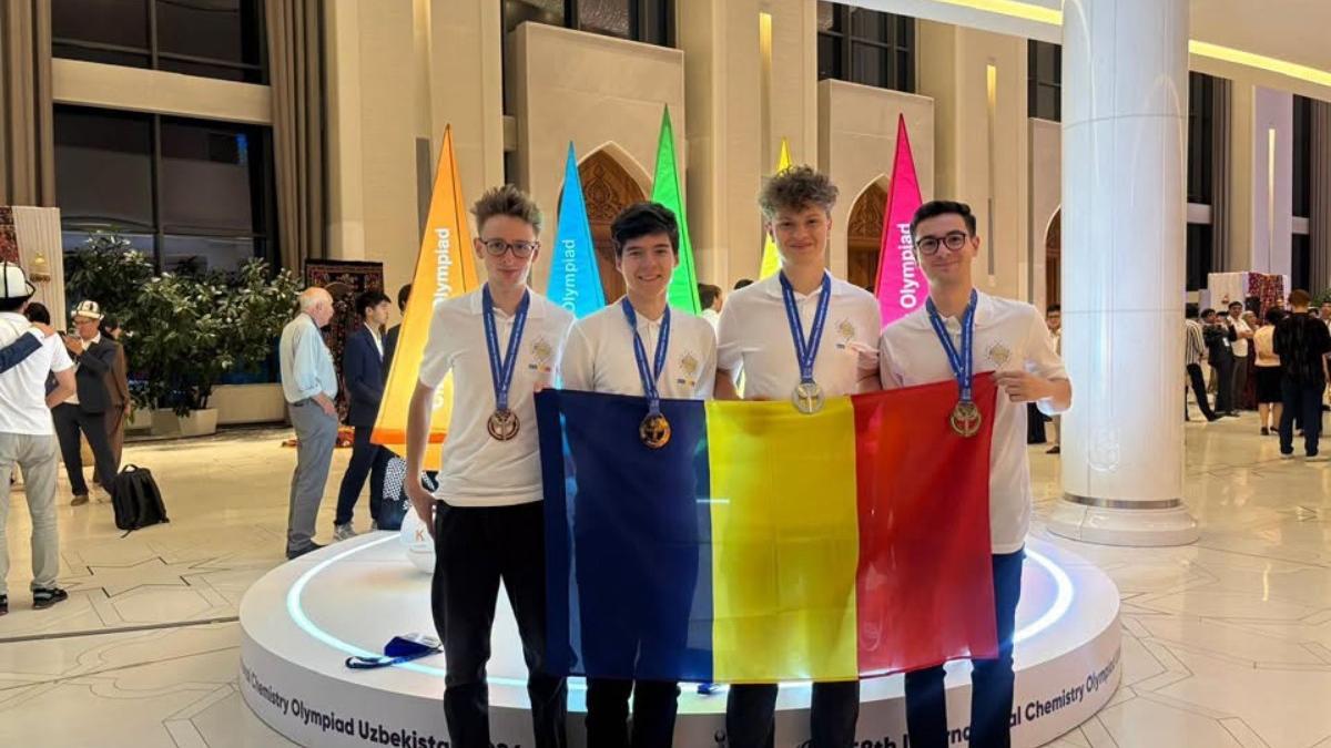 elevii romani au obtinut o medalie de aur doua de argint si una de bronz la olimpiada internationala de chimie