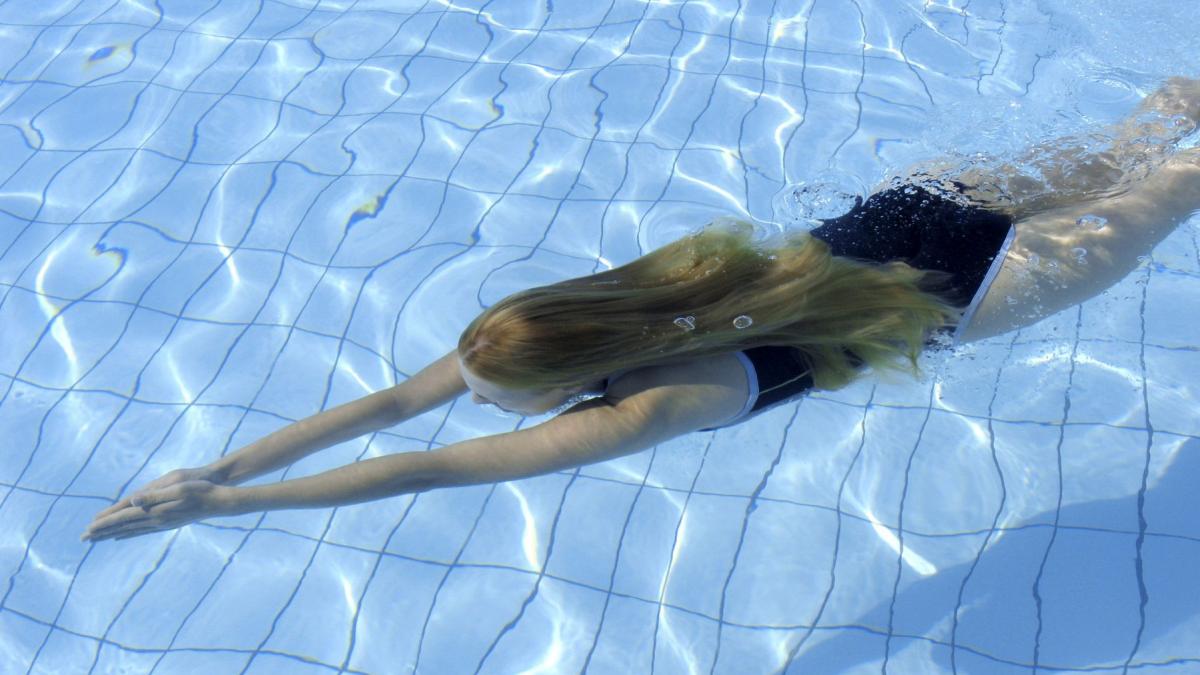 ce boli poti lua de la piscina medicul avertizeaza nu doar apa poate transmite infectii