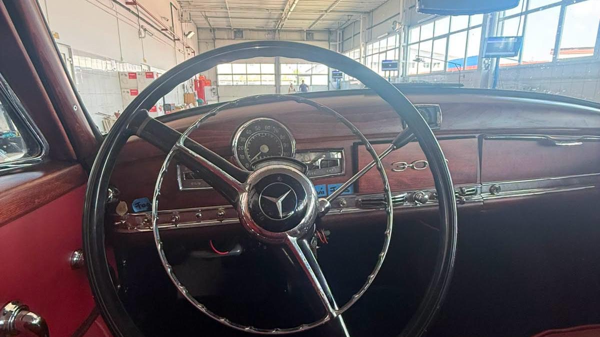 Mercedes-Benz 300 C
