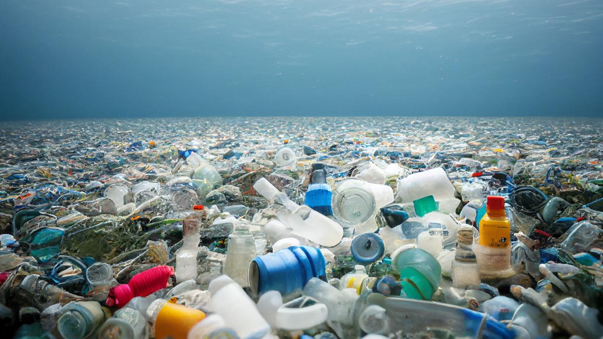 china a reusit sa transforme deseurile de plastic in combustibil pentru avioane