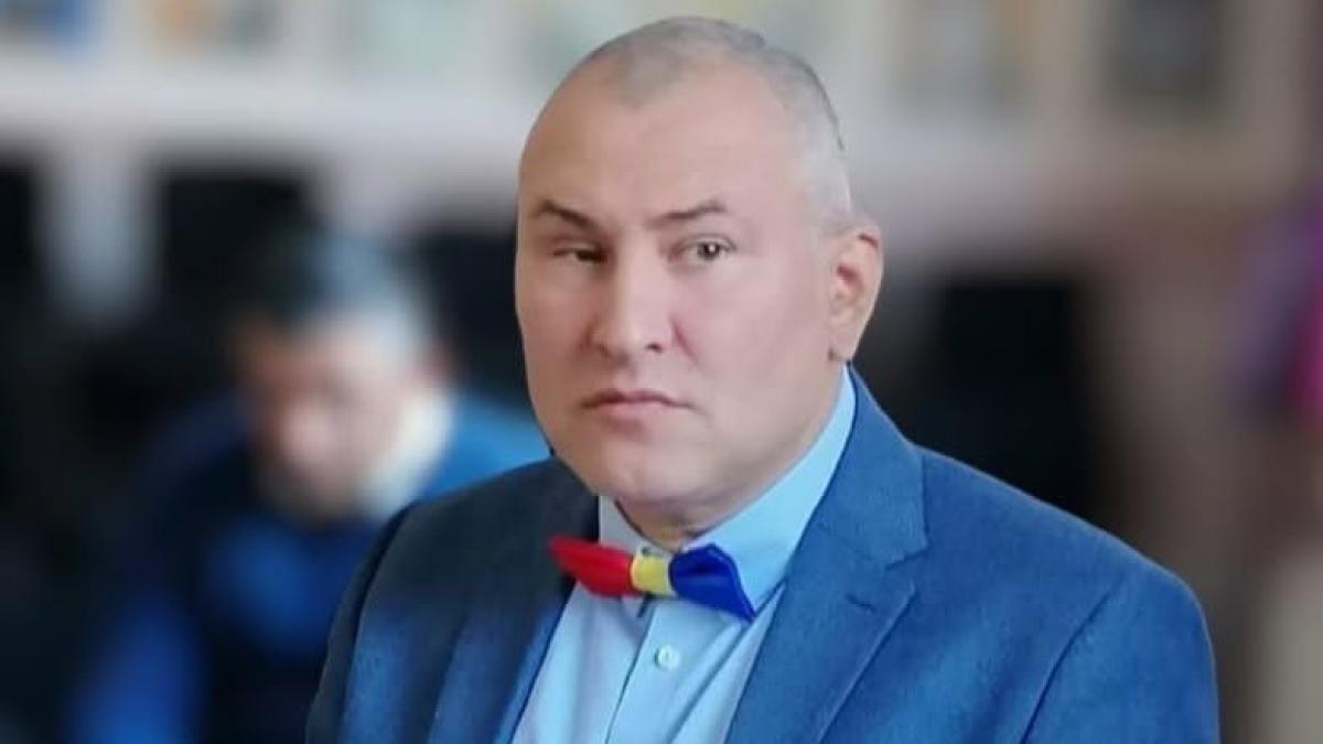 servesti in campanie iar guvernul te platete regeste cum a ajuns un jurnalist pe lista sgg pentru a primi jumatate de milion de euro