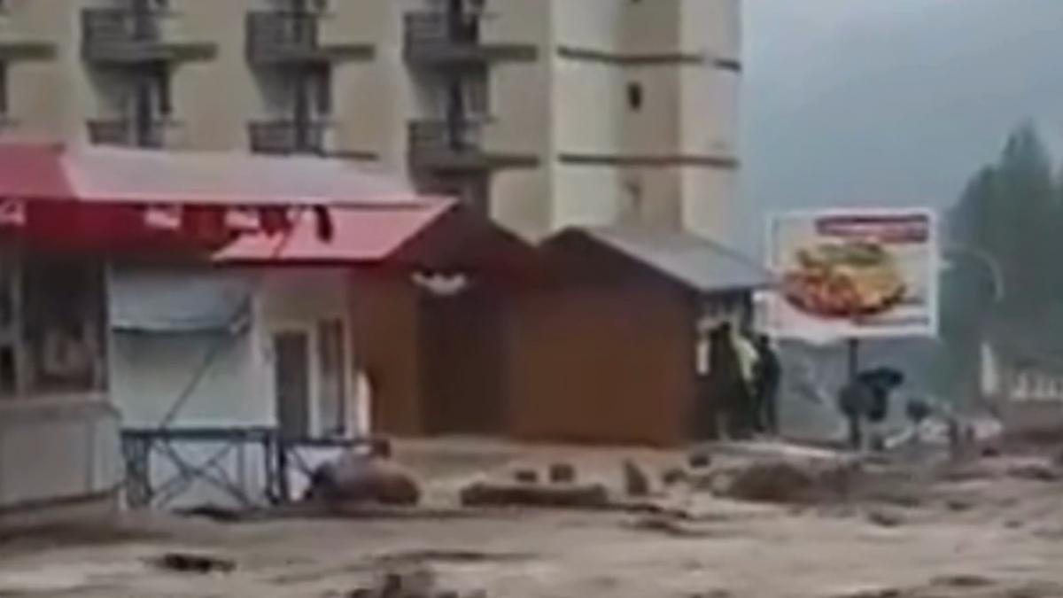 cod rosu de inundatii in zonele deja devastate de viituri din prahova