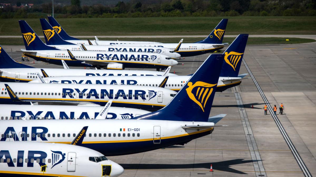 de ce s a spart geamul avionului ryanair seful companiei aeriene vine cu primele explicatii dupa incidentul socant