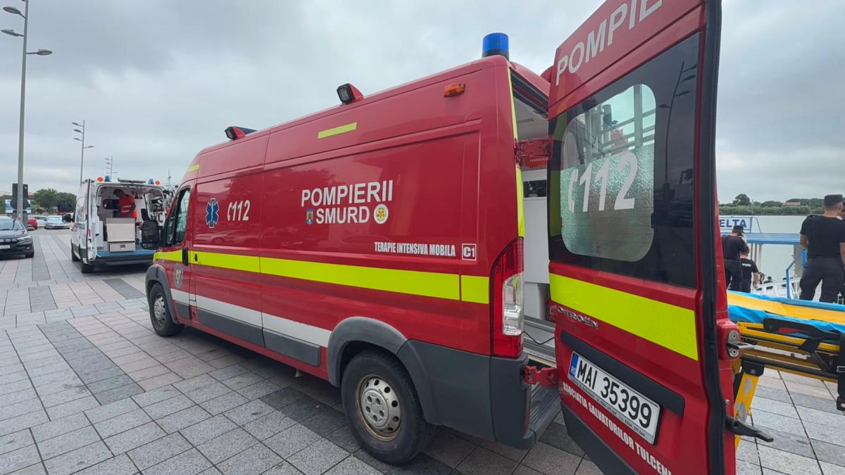 doi marinari au suferit arsuri pe 10 15 din corp in incendiu pe petrolierul gas lisbon sub pavilion liberian langa sfantu gheorghe