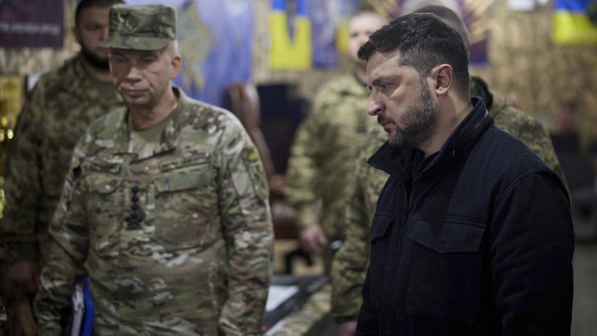 volodimir zelenski l a demis pe oleksandr sirski comandantul armatei ucrainene dupa mai multe zile de proteste la kiev