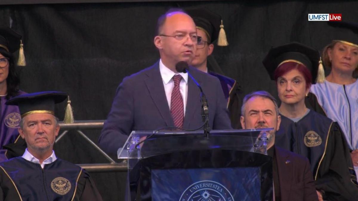 bogdan aurescu mesaj pentru tineri nu va alegeti modelele dupa numarul de follow eri romania are nevoie de profesionisti