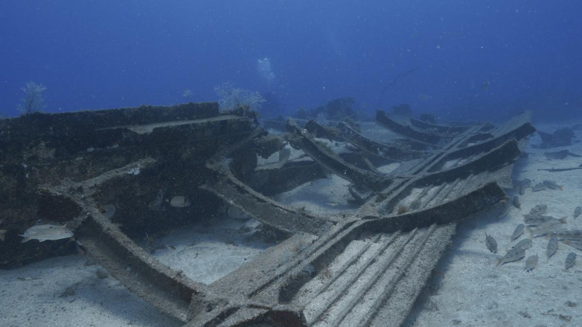 epava unui avion prabusit in urma cu 74 de ani a fost gasita in ocean tragedia a dus la instructajele de dinaintea fiecarui zbor