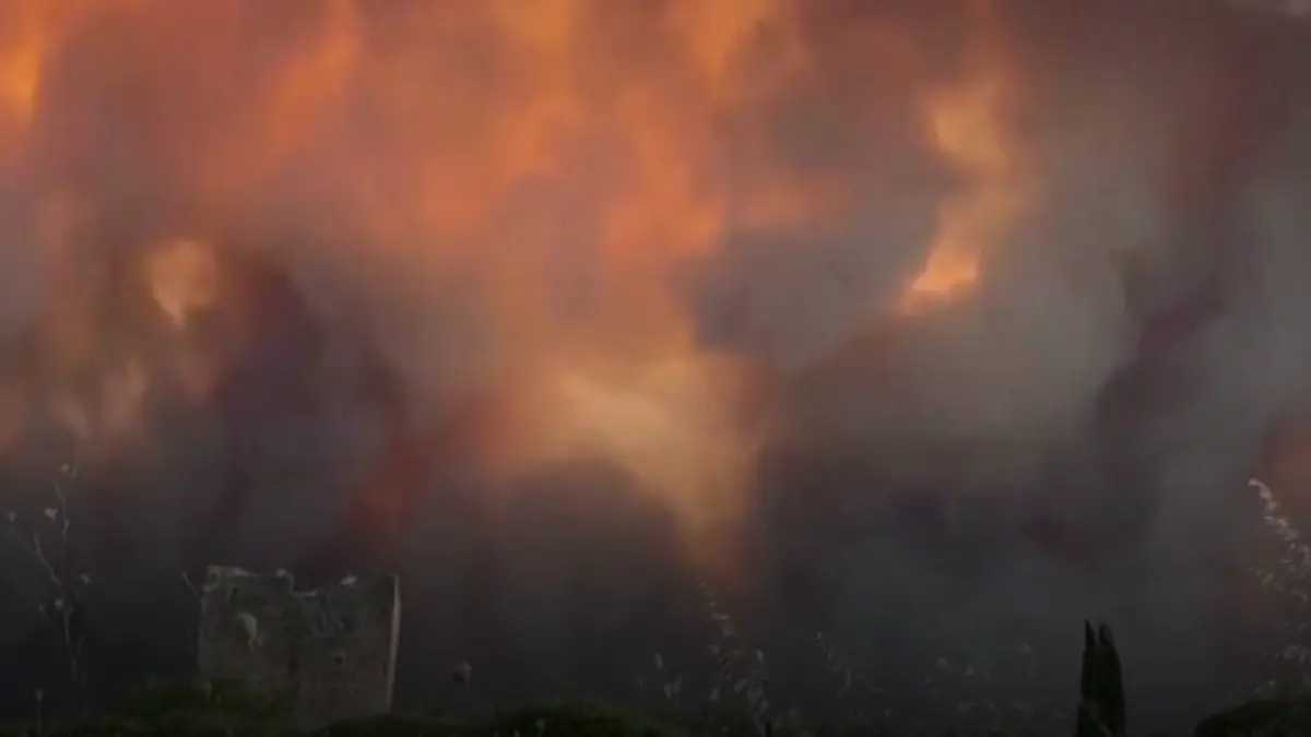 incendiu major in sudul frantei flacarile se extind spre mai multe localitati