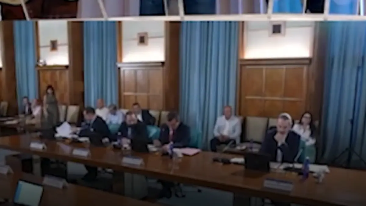 mugur ciuvica ciolacu a dat salariul pe un an sa se intalneasca in italia cu un penal