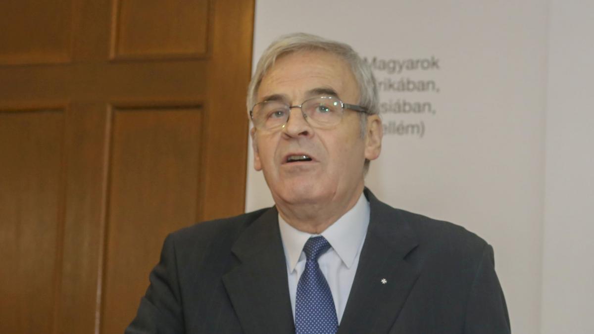 laszlo tokes a cerut din nou la tusnad in prezenta lui viktor orban autonomia teritoriala a tinutului secuiesc