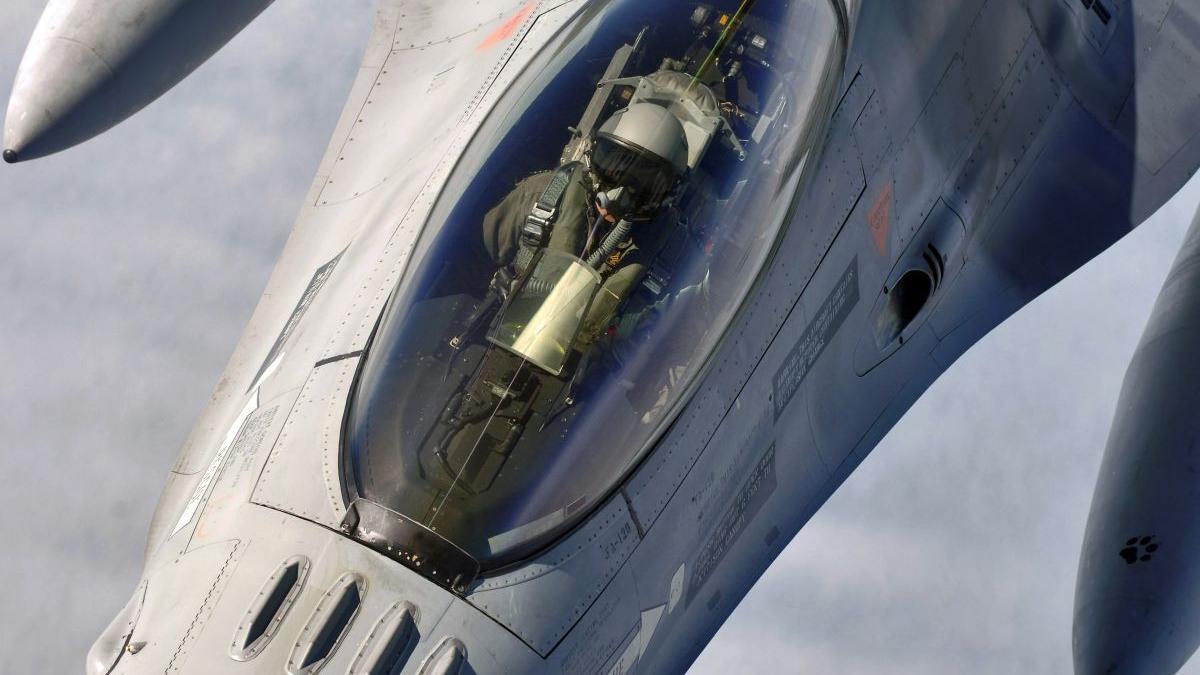prima reactie nato la drona doborata la sulina aeronava f 16 opera sub controlul aliantei gata sa ne aparam teritoriul si populatia