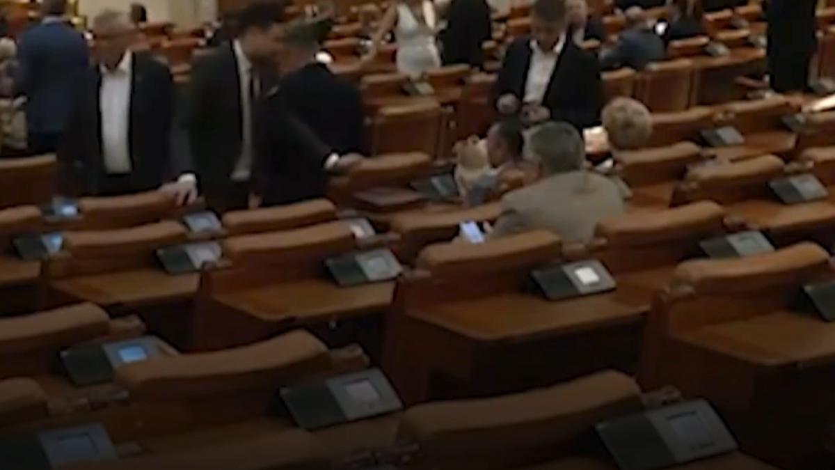 un deputat usr spune ca ar fi vrut sa ajunga la sesiunea extraordinara dar i s a stricat masina