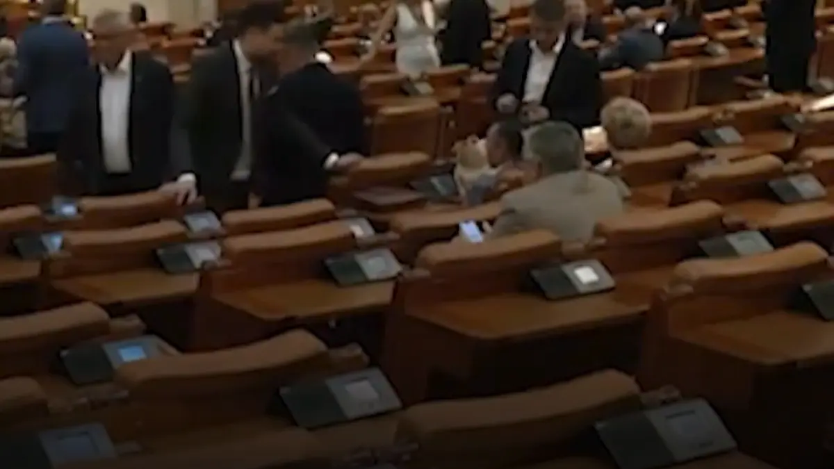 un deputat usr spune ca ar fi vrut sa ajunga la sesiunea extraordinara dar i s a stricat masina