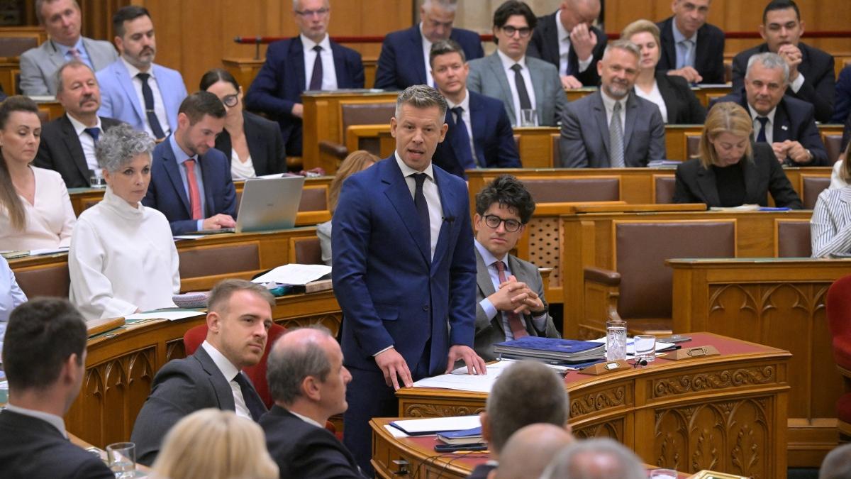 ungaria infiinteaza o noua agentie anticoruptie fidesz o compara cu politia secreta comunista