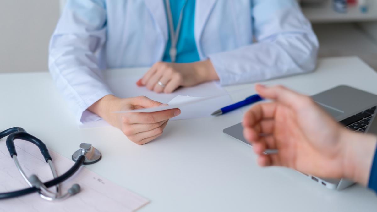 consultatie medicala medic pacient reteta trimitere