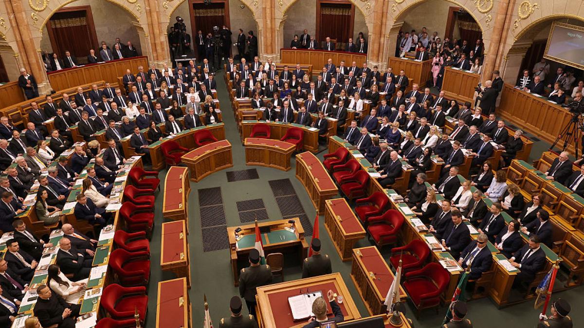 ce mesaj a tranmis noul guvern de la budapesta pentru maghiarii din transilvania bat vanturi noi in ungaria